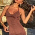 Φόρεμα μίντι και κολλητό , λεπτές τιράντες , διακοσμημένες με χάντρες , ανοιχτή πλάτη , σκίσιμο - LONAS - LO