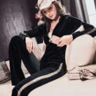 Ολόσωμη φόρμα , μαλακό βελούδο , κουκούλα , χοντρή λευκή ρίγα - SPORTY CHIC - AD