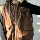 Δερμάτινο γιλέκο τύπου bomber , διακοσμητικές τσέπες , φερμουάρ - SELVE - AD