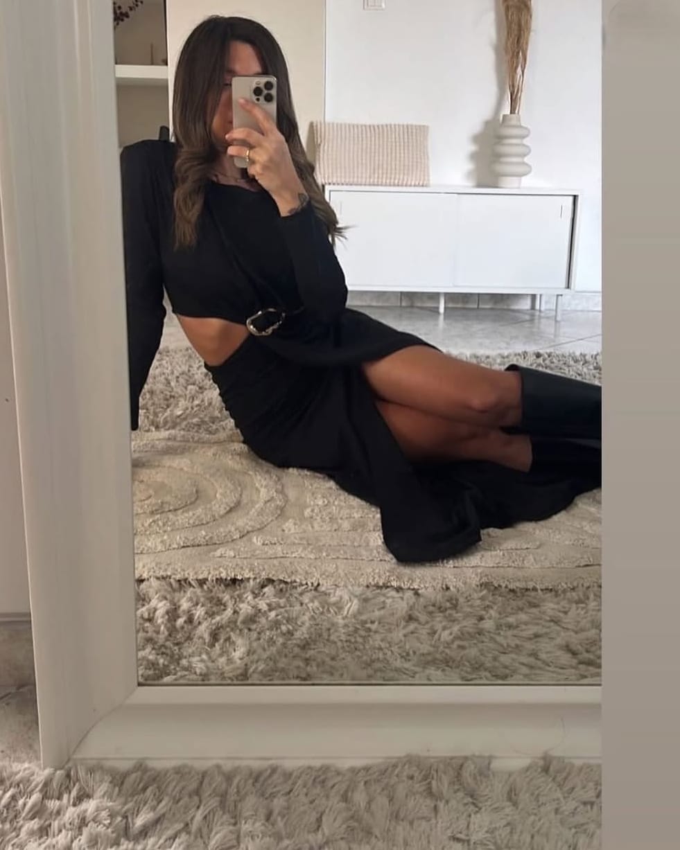 Γυναικείο Μίντι Φόρεμα με Στρογγυλή Λαιμόκοψη , Αγκράφα , Σούρα & Σκίσιμο στη Μία Πλευρά - ''Structured Grace Dress'' - LO