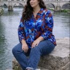 Plus Size Εμπριμέ πουκαμίσα με ασύμμετρο μήκος για άνεση και κίνηση - ΄΄FlowEase Print Tunic΄΄ - HO